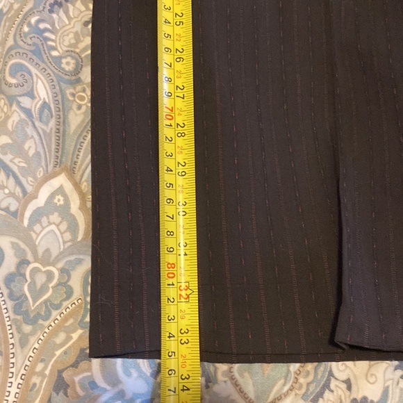 Tall 33.4 inseam Tahari lined suit. Pristine - Picture 13 of 13